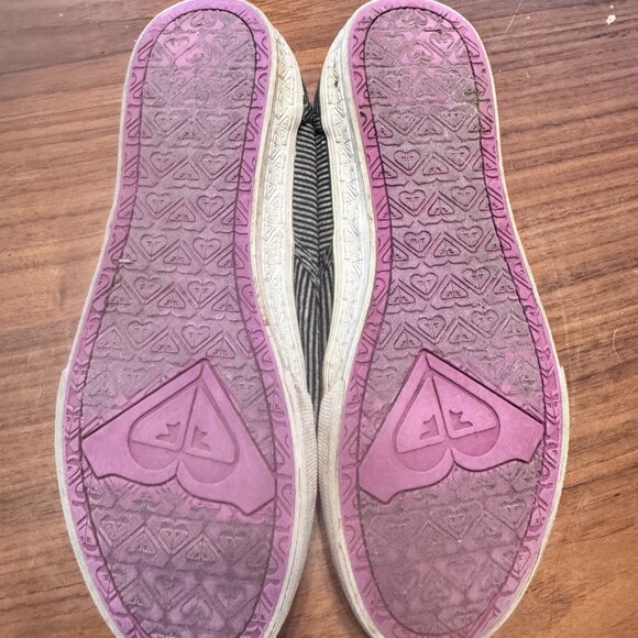 Worn Roxy Sneaker - Picture 2 of 2